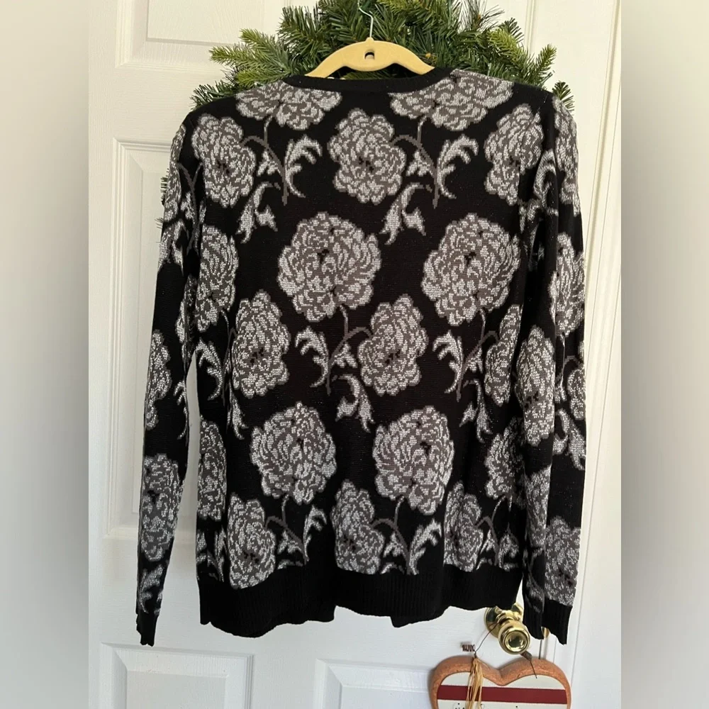 Isaac Mizrahi sweater euc size medium - Picture 4 of 9